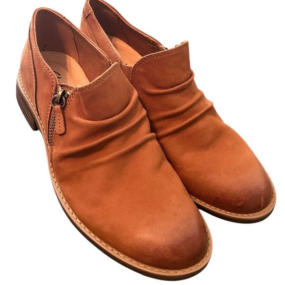 Clarks Women's Camzin Pace‎ Brown Slip On Size 9 - Picture 1 of 6